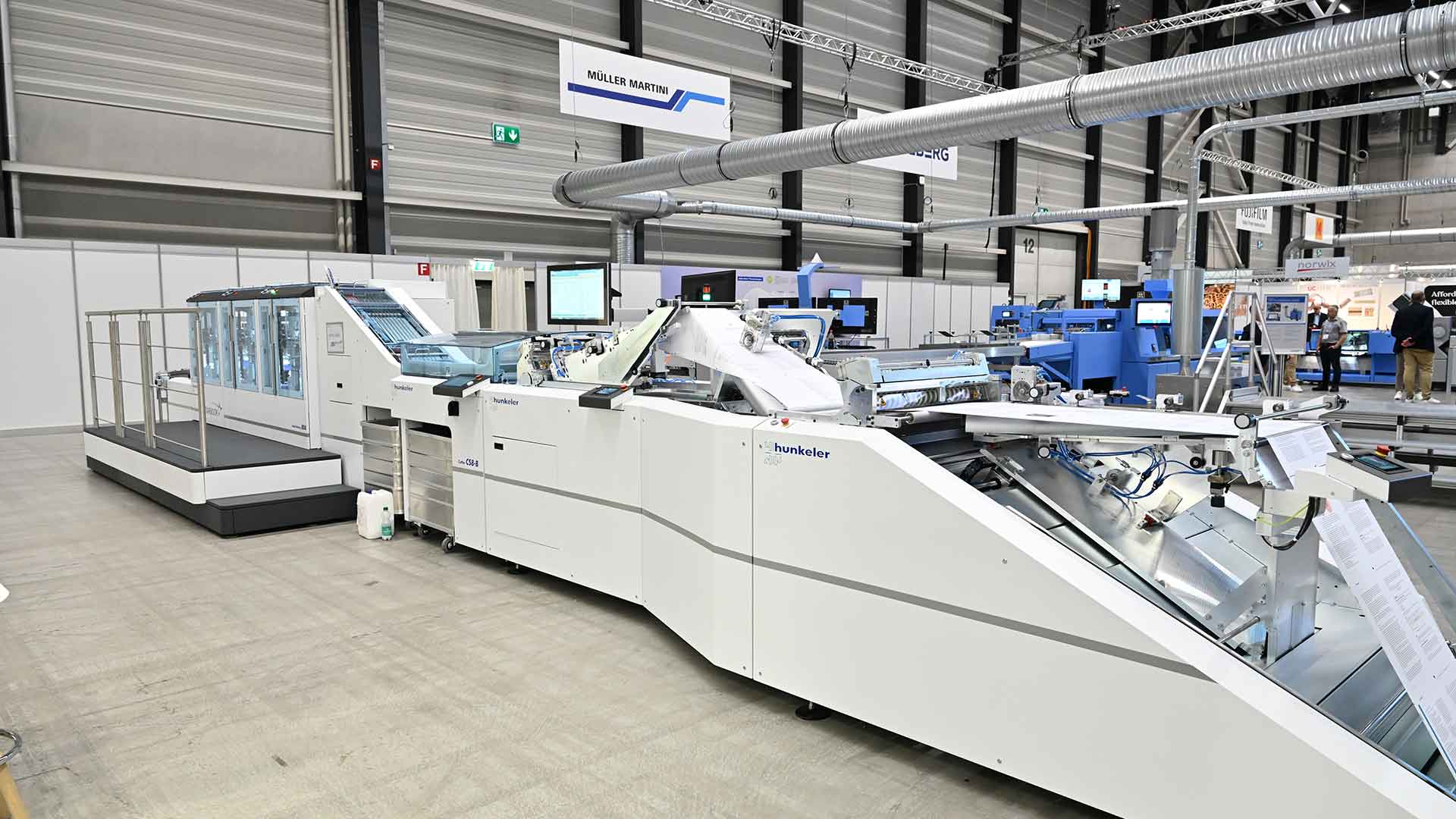 Starbook Plowfolder at the Müller Martini booth.