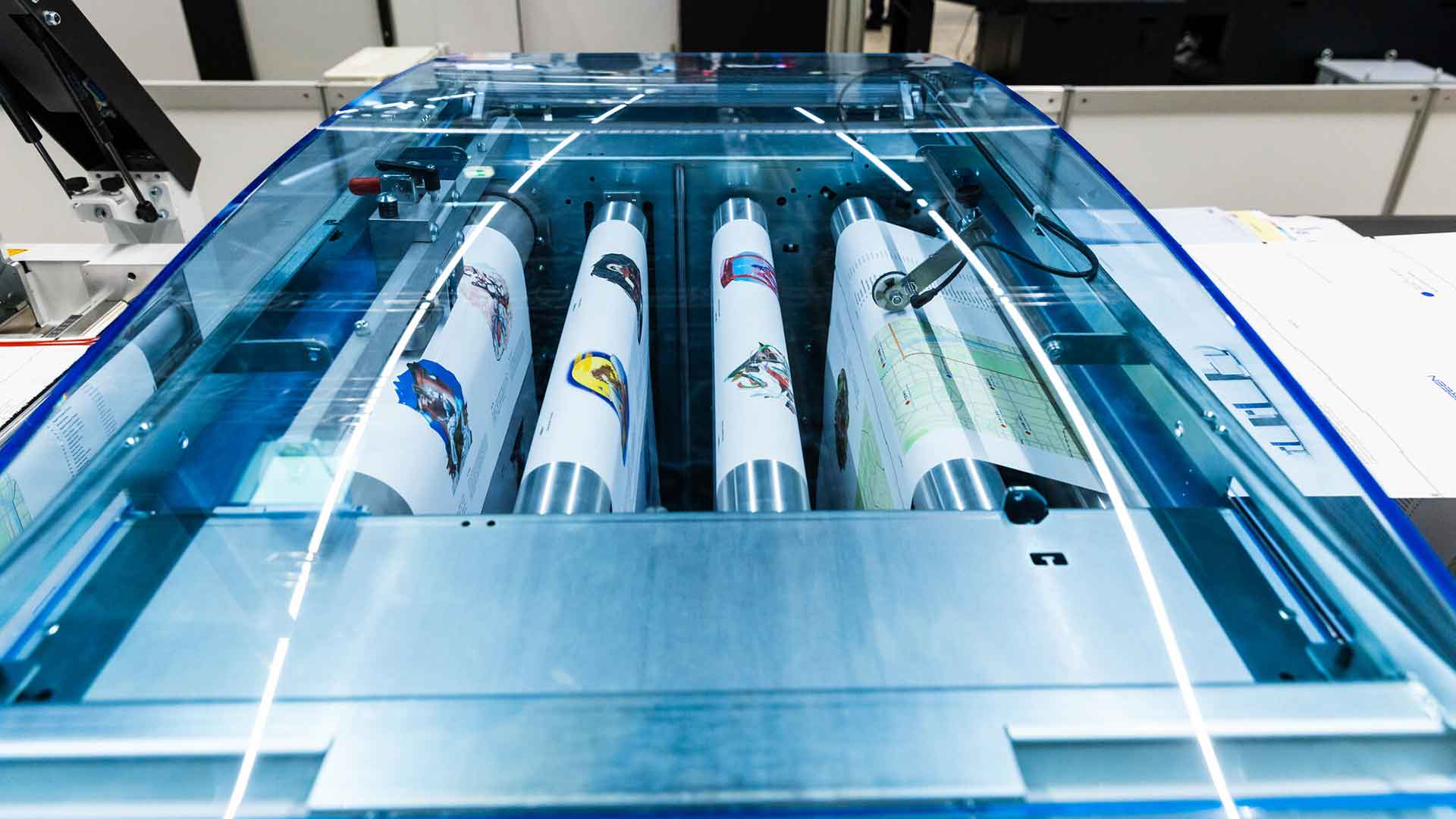 Hunkeler Unwinder UW8 Roll to stack solution 23-inch.